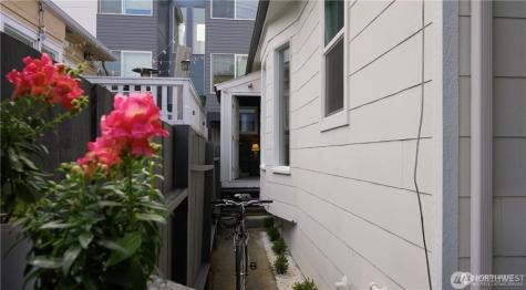 1305 NE 55th Street Seattle WA 98105