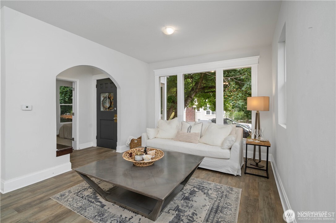 1305 NE 55th Street Seattle WA 98105
