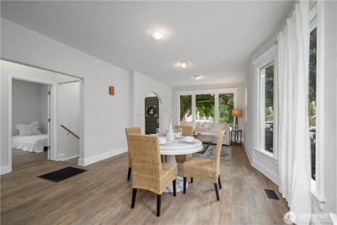 1305 NE 55th Street Seattle WA 98105
