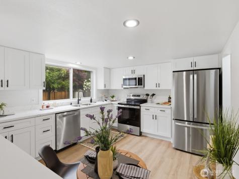 9112 10th Avenue SE Everett WA 98208