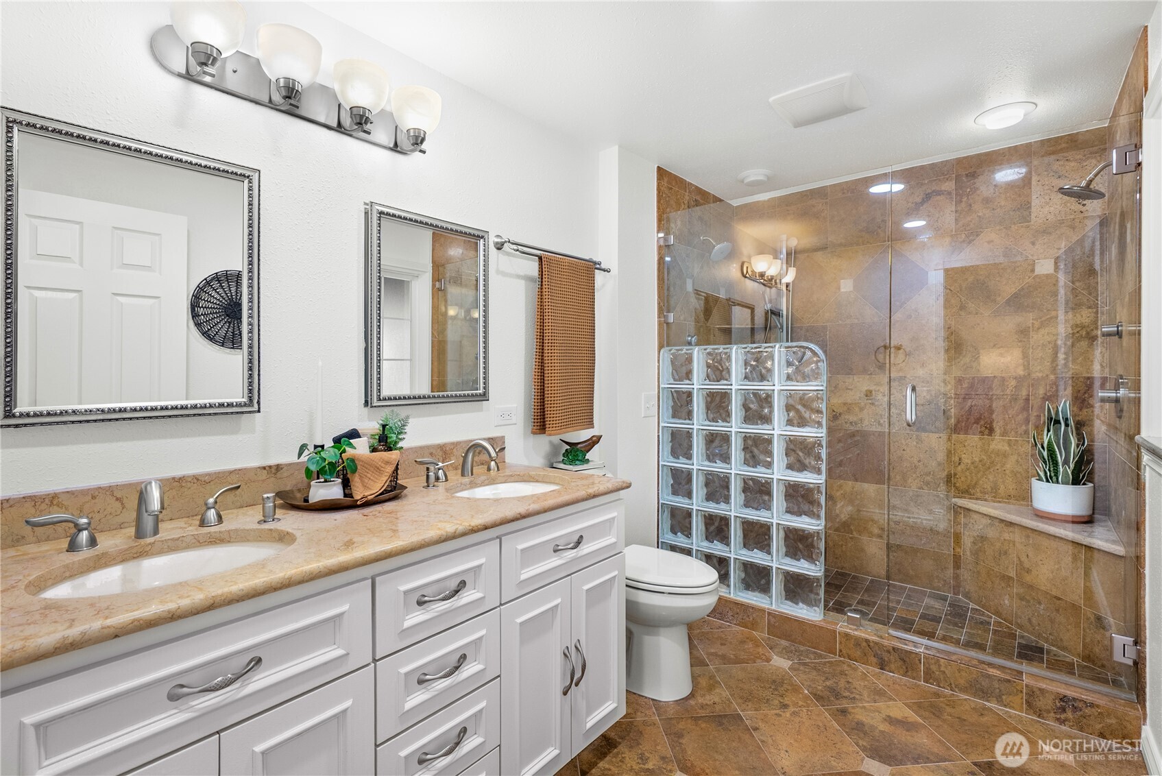 17811 7th Avenue W Bothell WA 98012