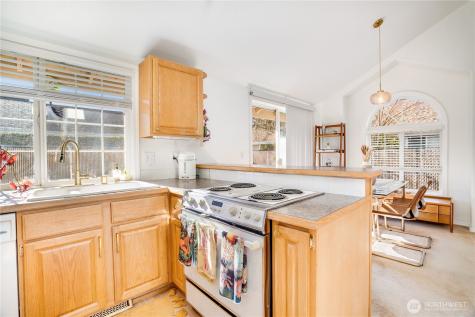 33 Lakewood Oaks Drive SW Lakewood WA 98499