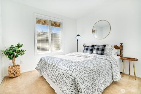 33 Lakewood Oaks Drive SW Lakewood WA 98499