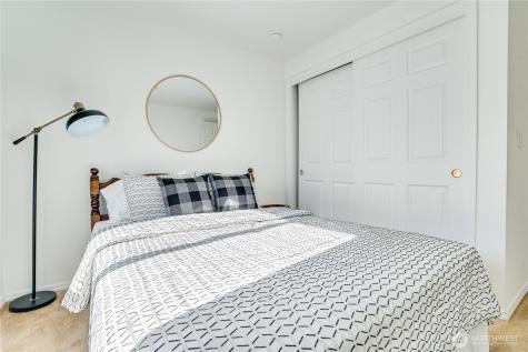 33 Lakewood Oaks Drive SW Lakewood WA 98499