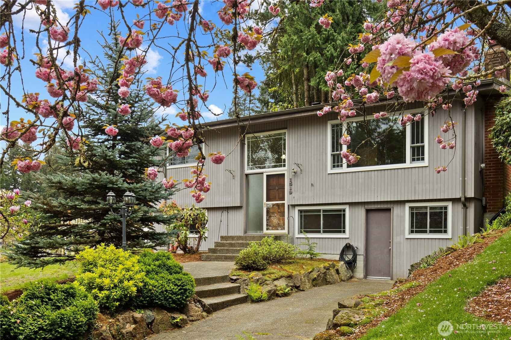 1519 NE 185th Street Shoreline WA 98155