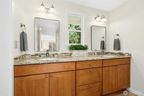 19924 163rd Avenue NE Woodinville WA 98072