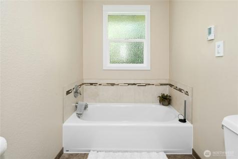 19924 163rd Avenue NE Woodinville WA 98072