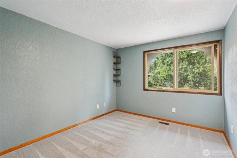 17837 Ashworth Avenue N Shoreline WA 98133