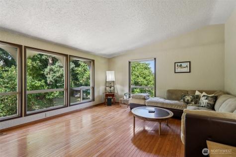 17837 Ashworth Avenue N Shoreline WA 98133