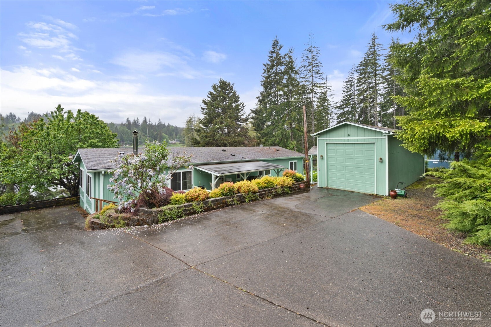 2206 W Starlake Drive Elma WA 98541