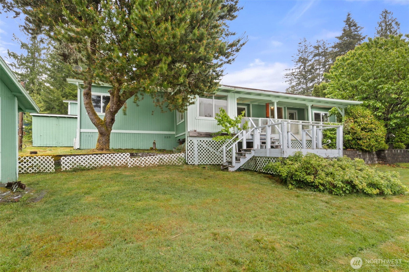 2206 W Starlake Drive Elma WA 98541