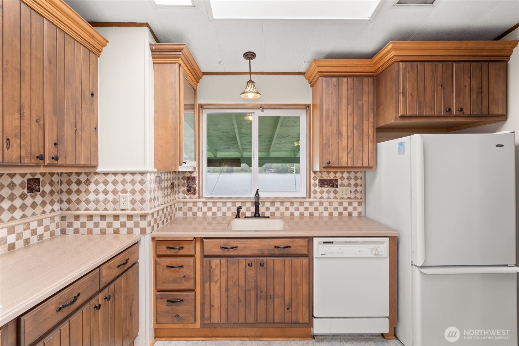 2206 W Starlake Drive Elma WA 98541