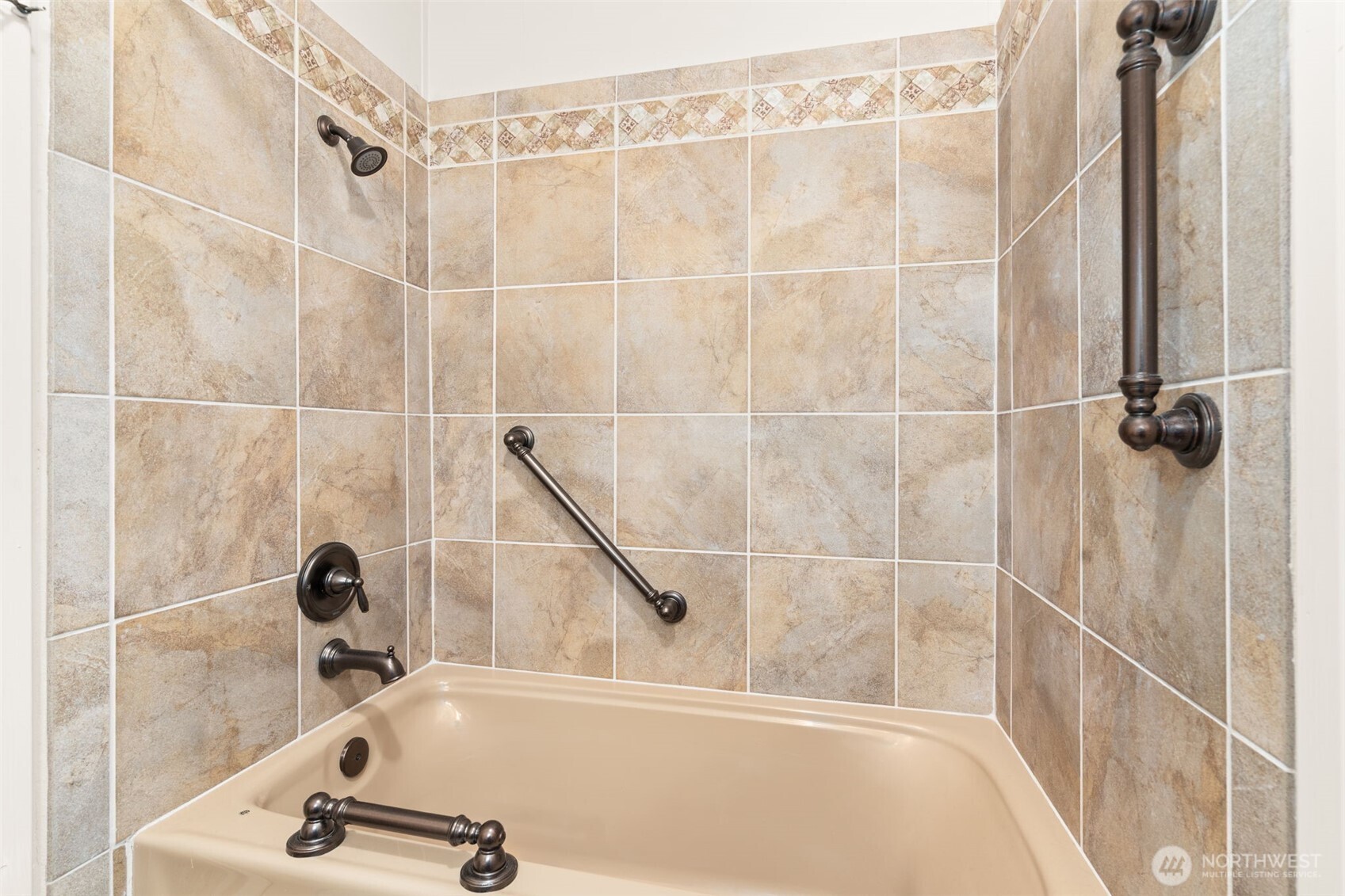 2206 W Starlake Drive Elma WA 98541