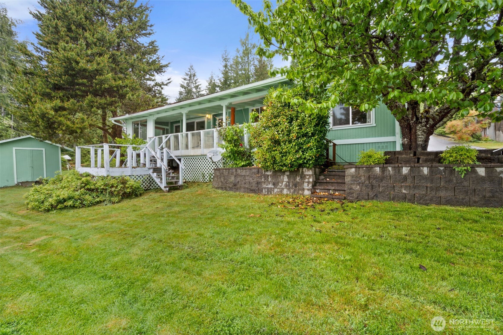 2206 W Starlake Drive Elma WA 98541