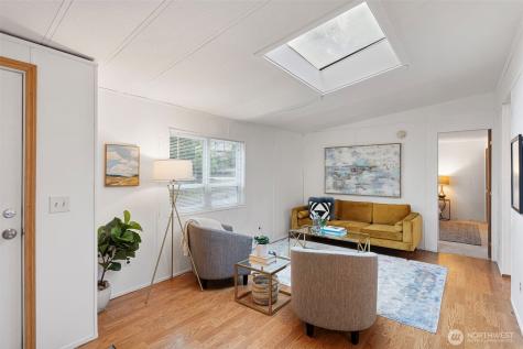 19015 16th Avenue NE Shoreline WA 98155