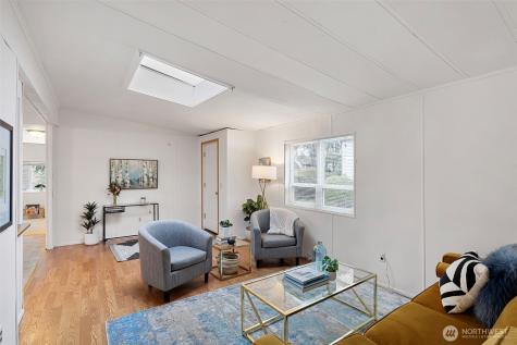 19015 16th Avenue NE Shoreline WA 98155