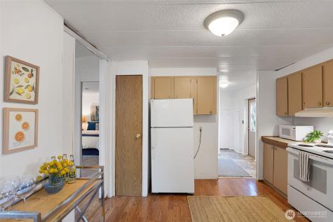 19015 16th Avenue NE Shoreline WA 98155