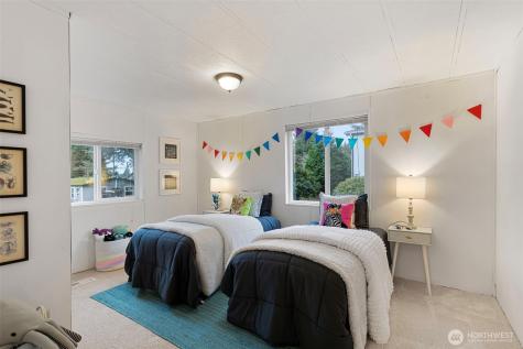 19015 16th Avenue NE Shoreline WA 98155