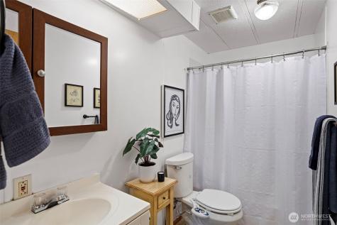 19015 16th Avenue NE Shoreline WA 98155