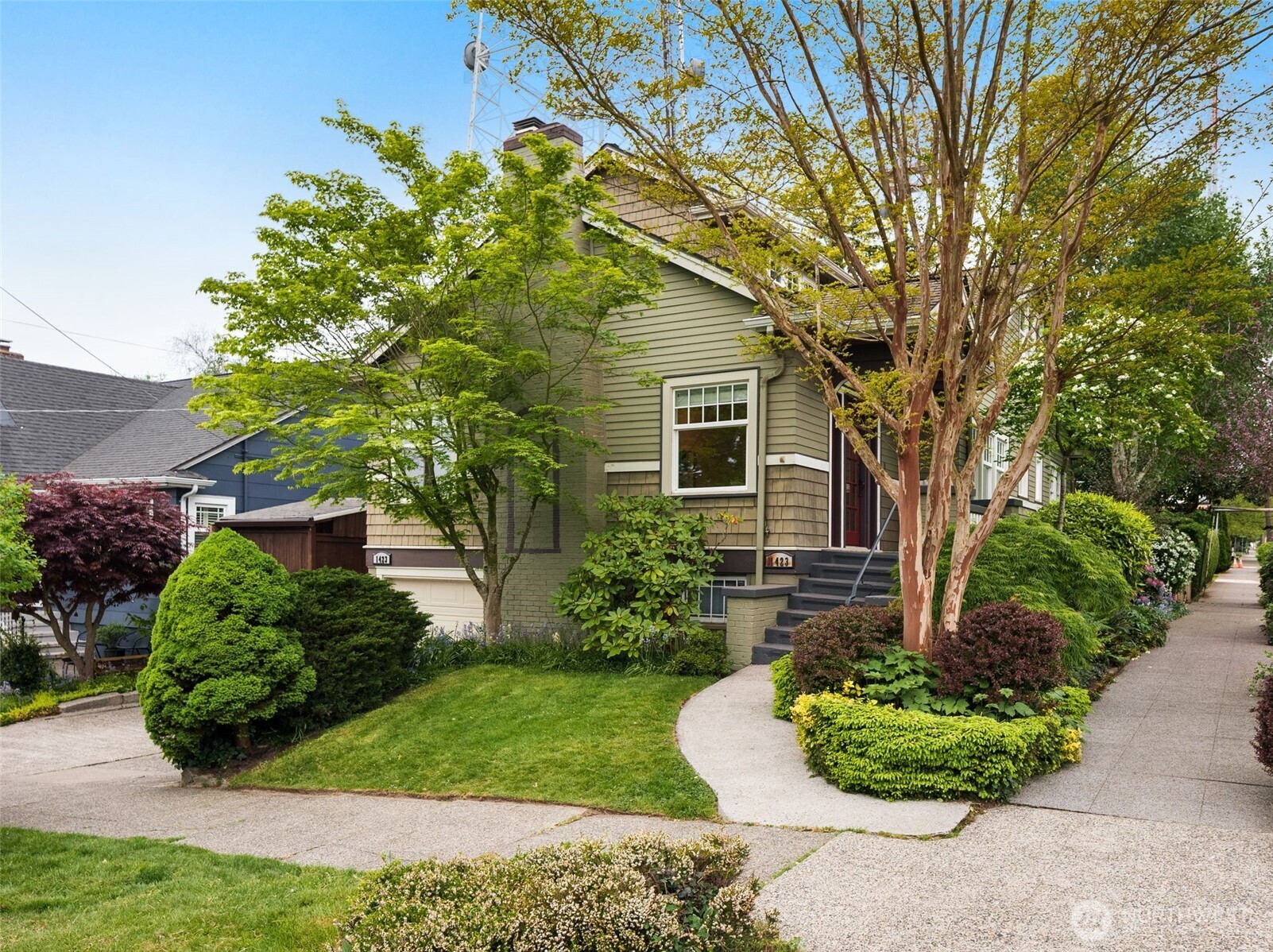 1423 Nob Hill Avenue N Seattle WA 98109