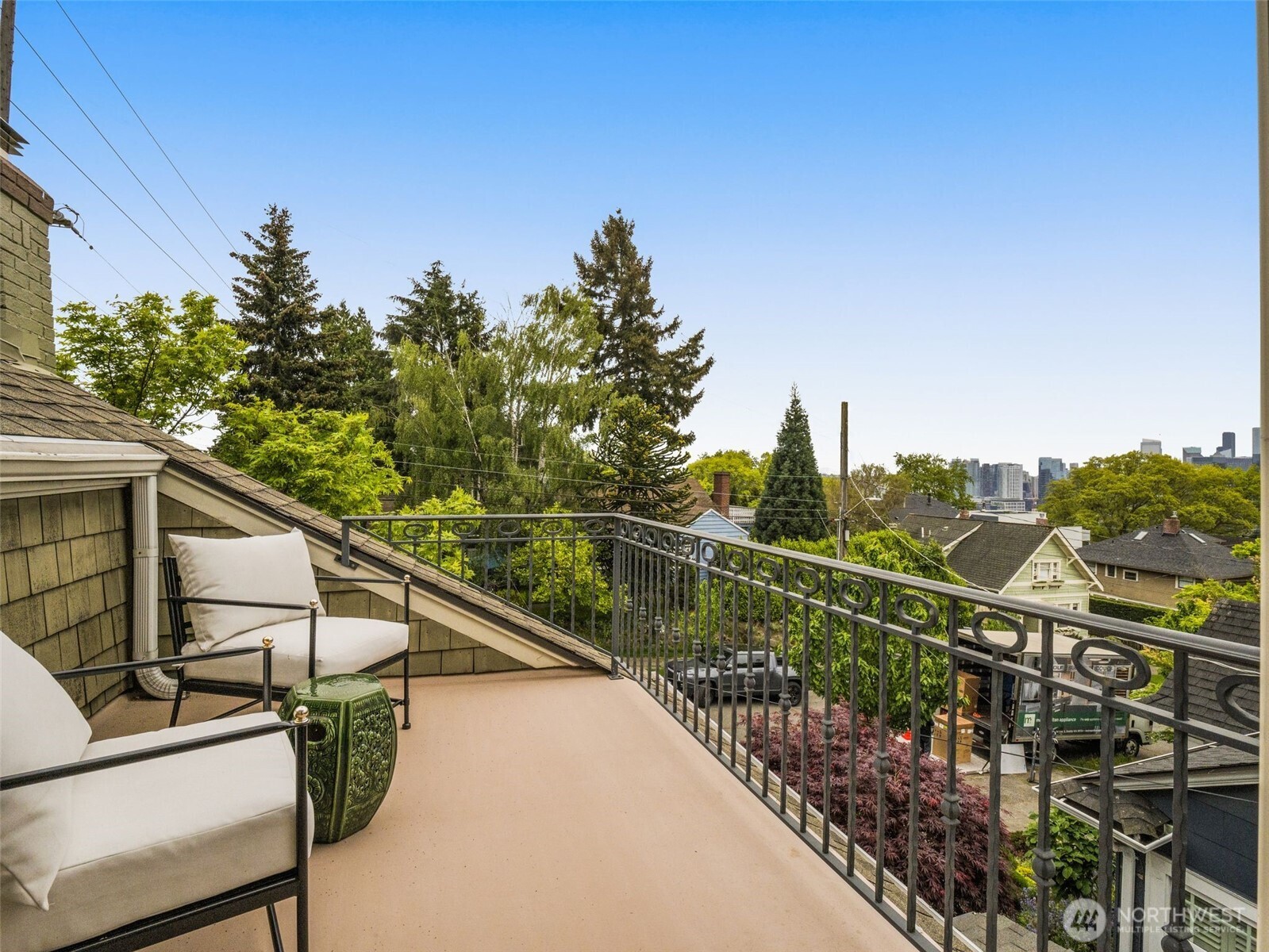 1423 Nob Hill Avenue N Seattle WA 98109