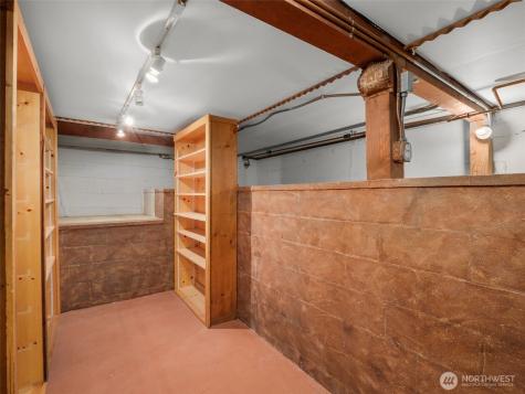 1423 Nob Hill Avenue N Seattle WA 98109