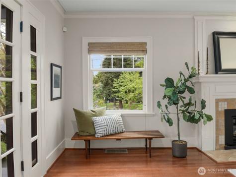 1423 Nob Hill Avenue N Seattle WA 98109