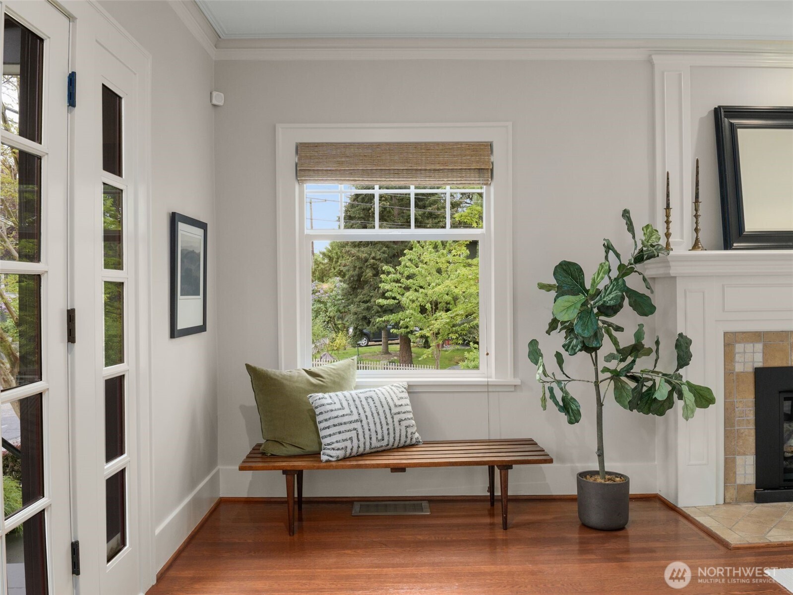 1423 Nob Hill Avenue N Seattle WA 98109