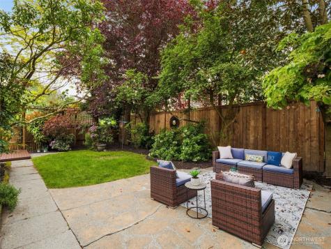 1423 Nob Hill Avenue N Seattle WA 98109