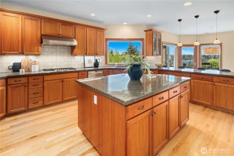 6317 NE 138th Place Kirkland WA 98034
