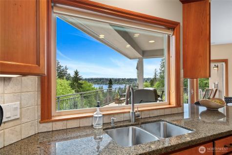 6317 NE 138th Place Kirkland WA 98034
