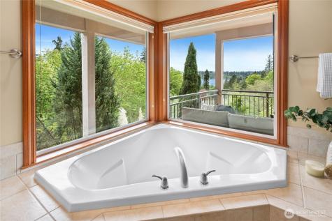 6317 NE 138th Place Kirkland WA 98034