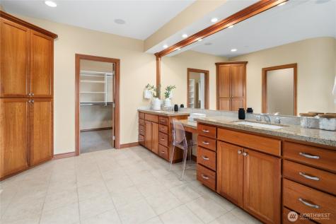 6317 NE 138th Place Kirkland WA 98034