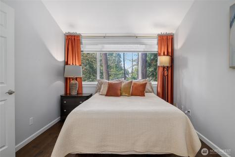 9165 45th Avenue SW Seattle WA 98136