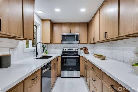 30418 12th Place SW Federal Way WA 98023