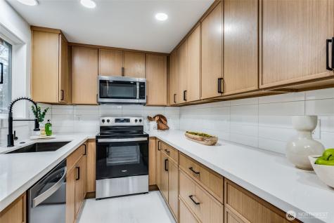 30418 12th Place SW Federal Way WA 98023