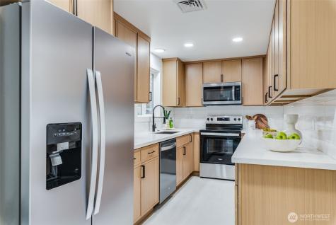 30418 12th Place SW Federal Way WA 98023