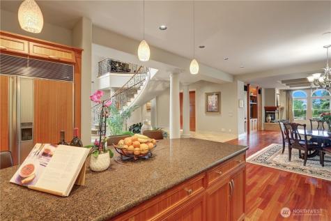 1055 91st Avenue NE Bellevue WA 98004