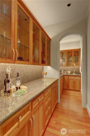 1055 91st Avenue NE Bellevue WA 98004