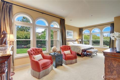 1055 91st Avenue NE Bellevue WA 98004