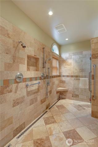 1055 91st Avenue NE Bellevue WA 98004