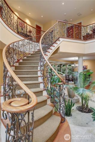 1055 91st Avenue NE Bellevue WA 98004