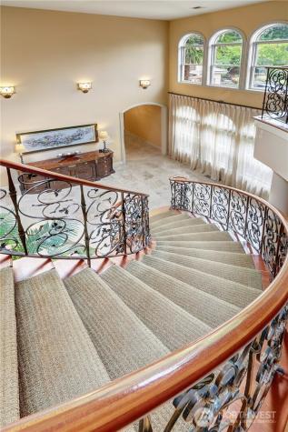 1055 91st Avenue NE Bellevue WA 98004