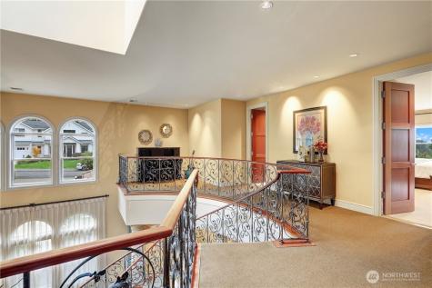 1055 91st Avenue NE Bellevue WA 98004