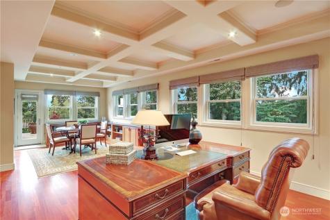 1055 91st Avenue NE Bellevue WA 98004