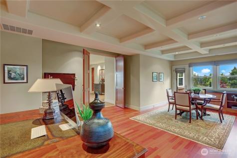 1055 91st Avenue NE Bellevue WA 98004