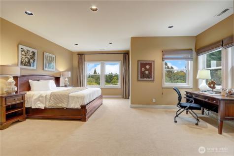 1055 91st Avenue NE Bellevue WA 98004