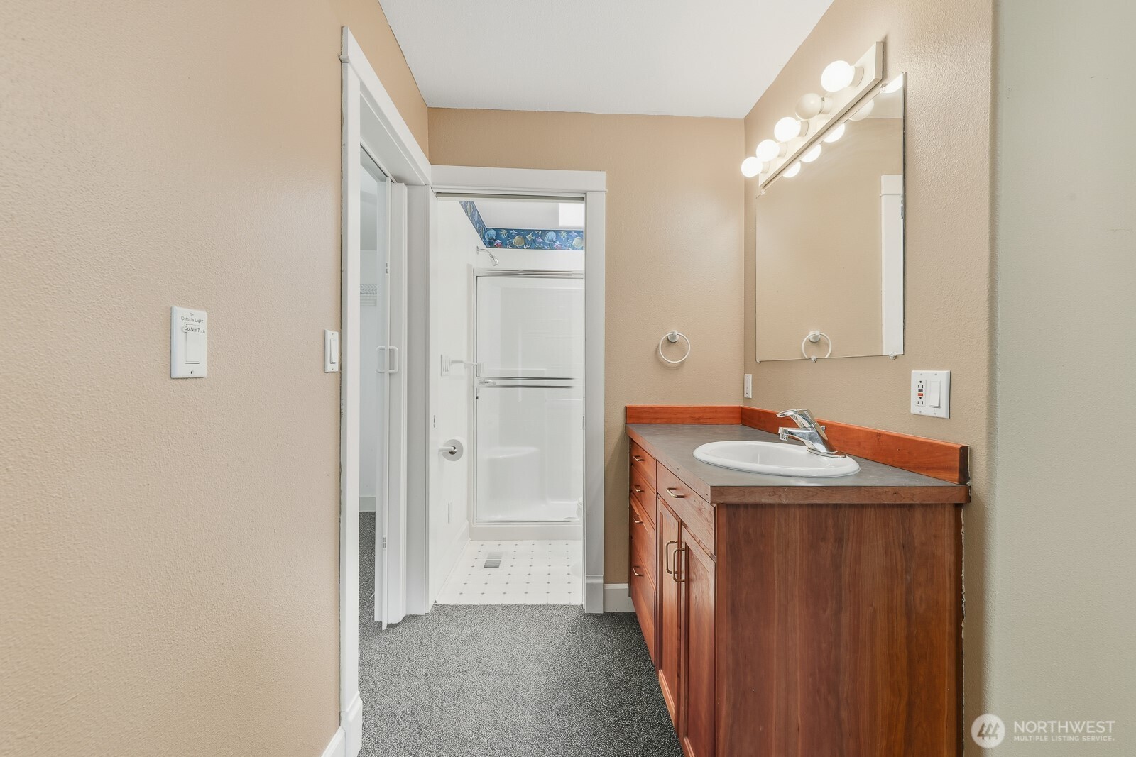 10516 E Riverside Drive Bothell WA 98011