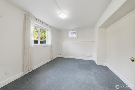 10516 E Riverside Drive Bothell WA 98011