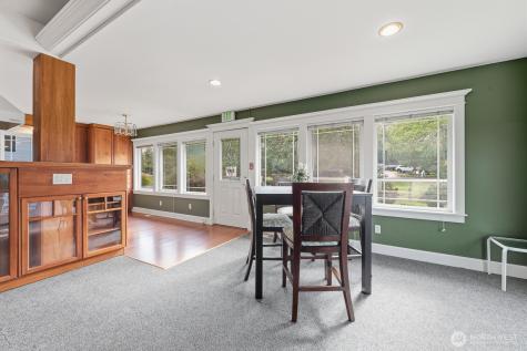 10516 E Riverside Drive Bothell WA 98011